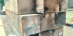 Massieve havenbalk (30 x 30 x 300)