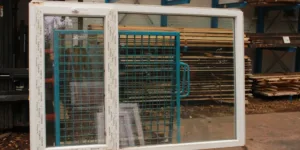 Raam aluminium met apart kiepraam (212 x 142,5 x 8)