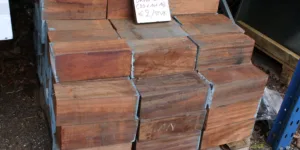 Hardhouten balken Okan (10 x 10 x 20)