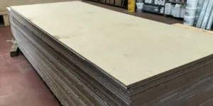 Spaanplaat / Vezelplaat (1,8 x 125 x 305,5)