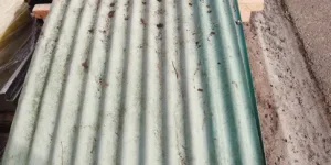 Gebogen metalen golfplaat (260 x 85)