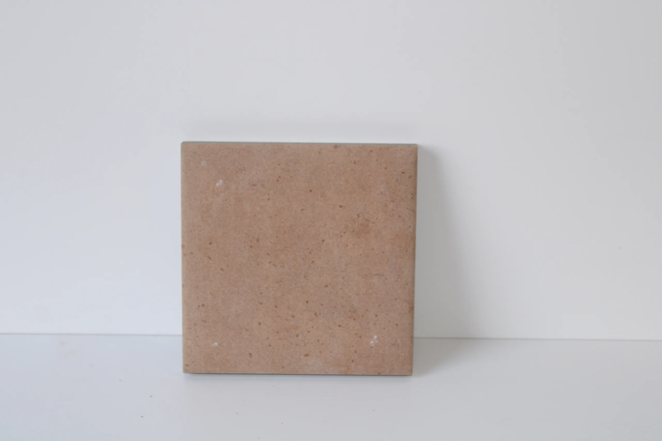 Lot 10 Tegels “Hönun” 1,4m² (20 x 20 x 2)