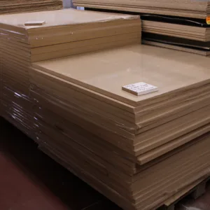 MDF met shinnoki fineer (120 x 120 x 3)