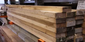 Grenen balk (180 x 10 x 4)