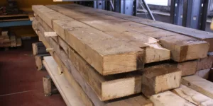 Grenen balk (310 x 17 x 7)