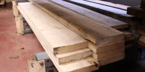 Grenen plank (220 x 23,5 x 3,5)