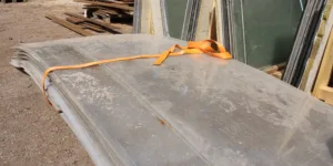 Plexiglas +- (97,5 x 310 x 0,5)cm