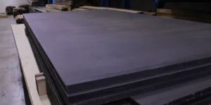 Zwarte MDF (236 × 122,5 × 2 cm)